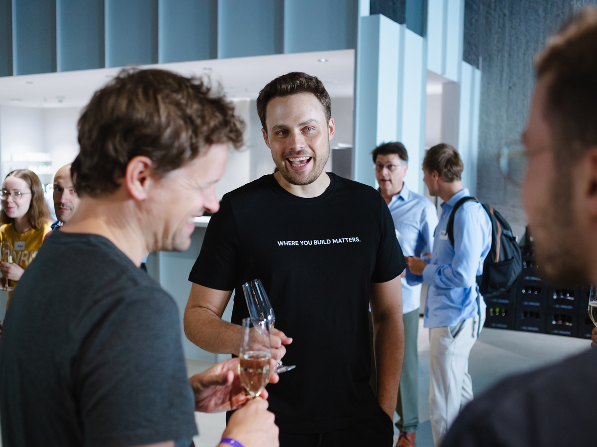 Building Relationships Before Fundraising Rounds